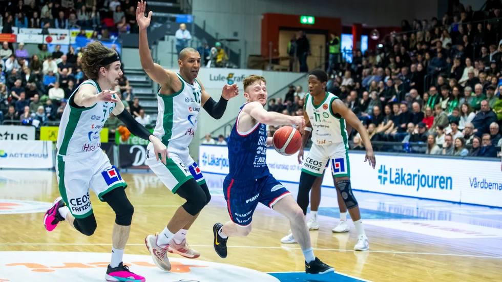 Gustav Hansson var en av sju spelare i hemmalaget som gjorde över tio poäng. Nässjö var aldrig nära att störa BC Luleå i den första kvartsfinalen.