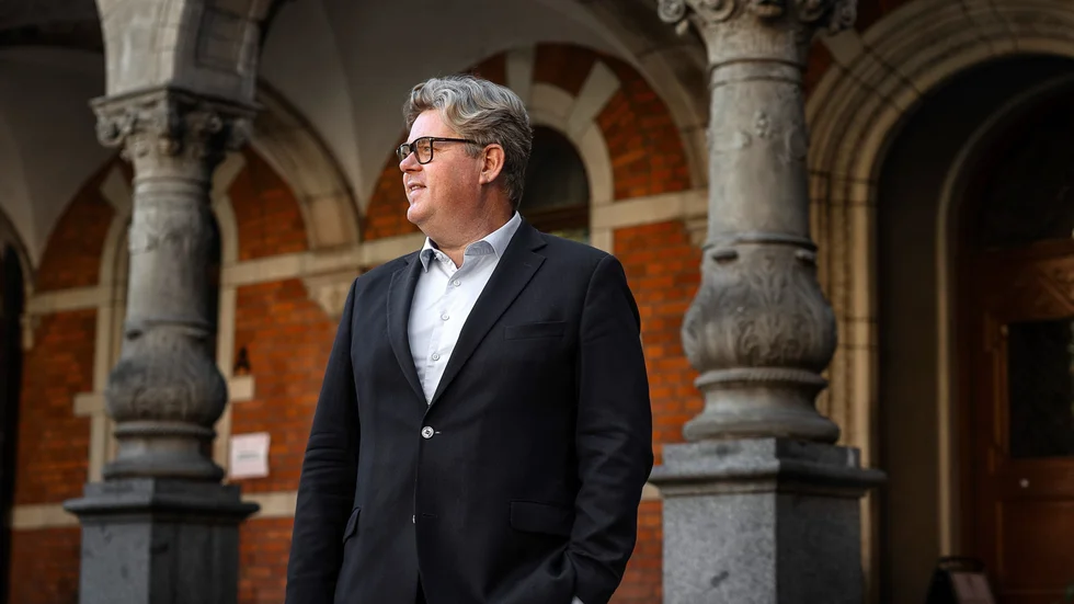 Justitieminister Gunnar Strömmer anser att staten behöver "vara offensiv i sin inställning" men att det är centralt att avgörandet i enskilda fall alltid ligger hos domstolen. 