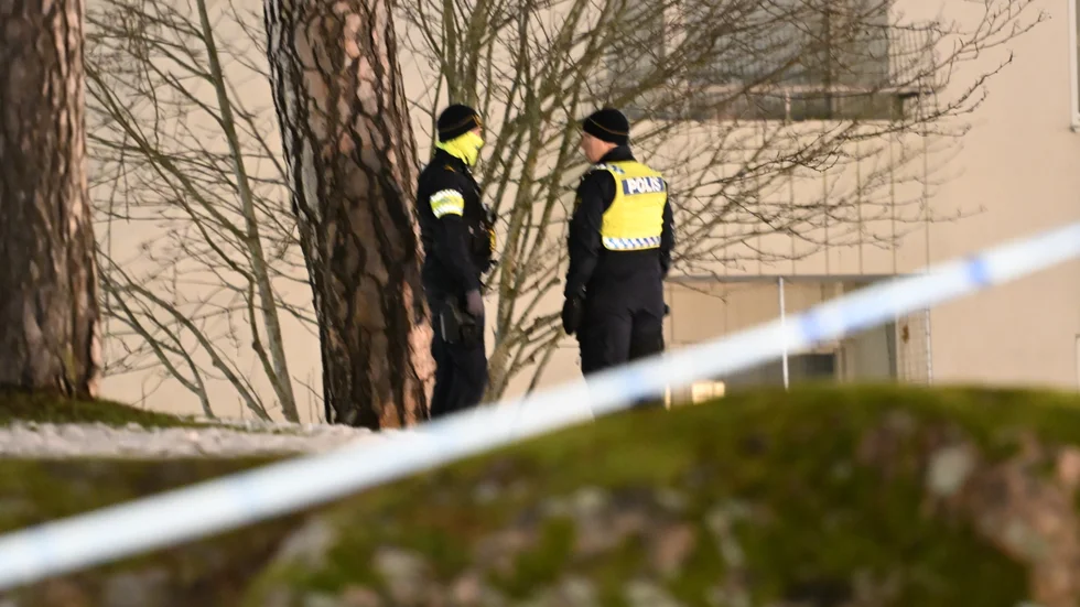 Ett större område i Stenkulla spärrades av. 