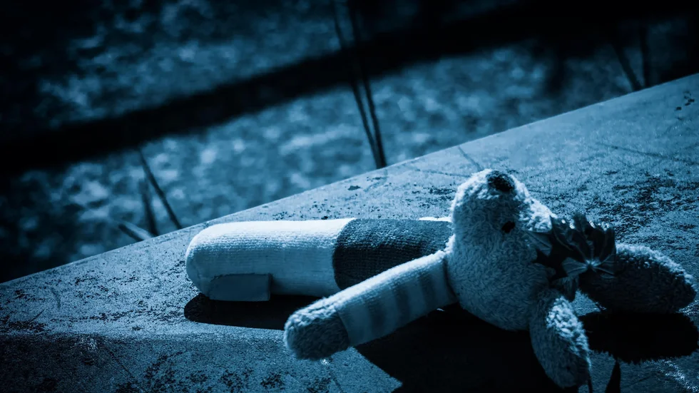 Sexuella övergrepp mot barn är fruktansvärda brott. Den som utsätts blir aldrig riktigt hel igen. Det är inte bara ett kroppsligt övergrepp utan även ett själamord.