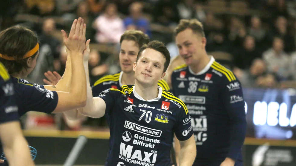 Martin Roos gjorde sitt första mål för säsongen när han väl fick chansen på tre femmor.