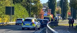 Olycka med moped – en person förd till sjukhus