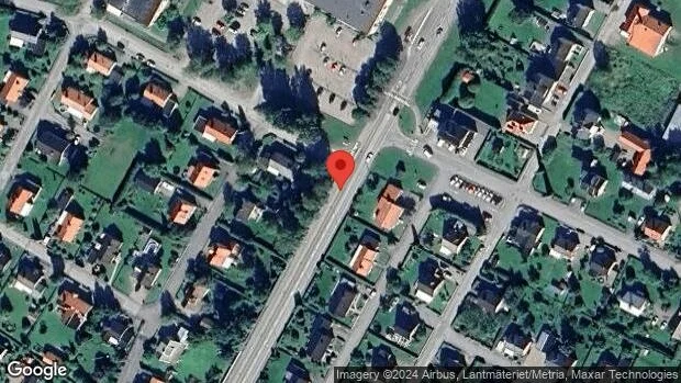 Olycka med flera personbilar på väg 902