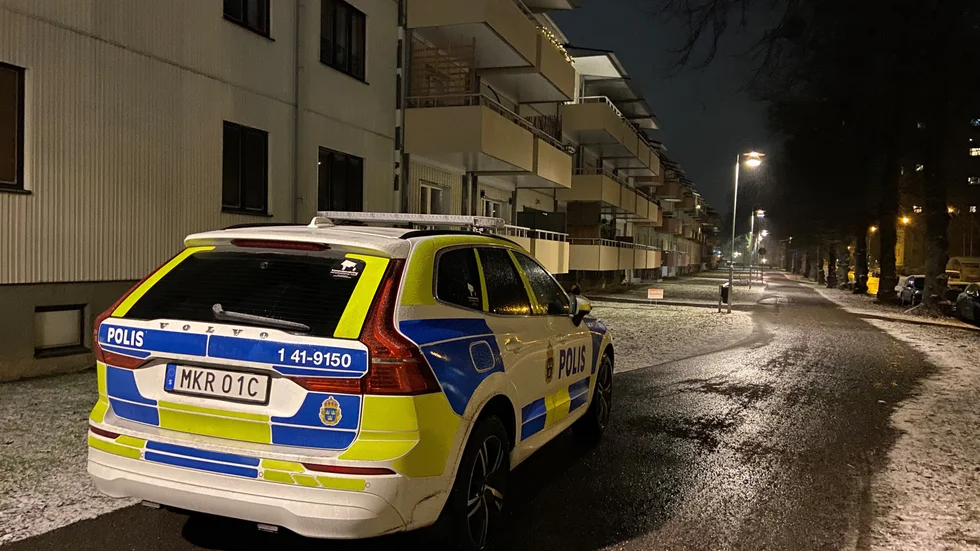 Polis på plats på Norr efter inbrottet på onsdagskvällen.