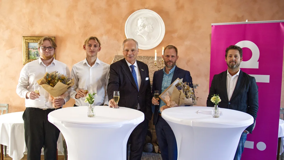 Årets Skapa-pristagare tillsammans med landshövdingen och Almi Gotlands Henrik Munkhammar. 