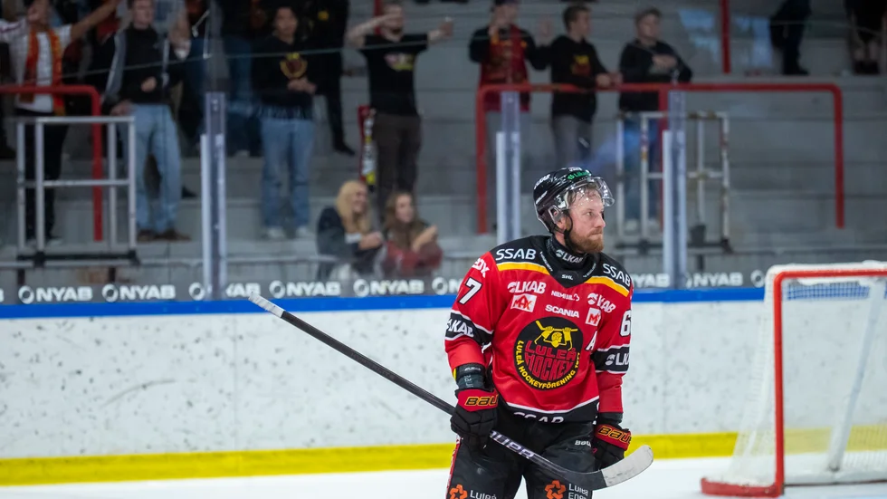 "Jag känner inte att jag längre behöver göra några utomjordiska grejer för att vi ska vinna – jag behöver bara vara bra – men jag har fortfarande orimliga krav på mig själv", säger Linus Omark.