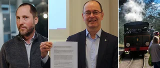 Här visar Stefan Hanna (UP) upp hemliga avtalet