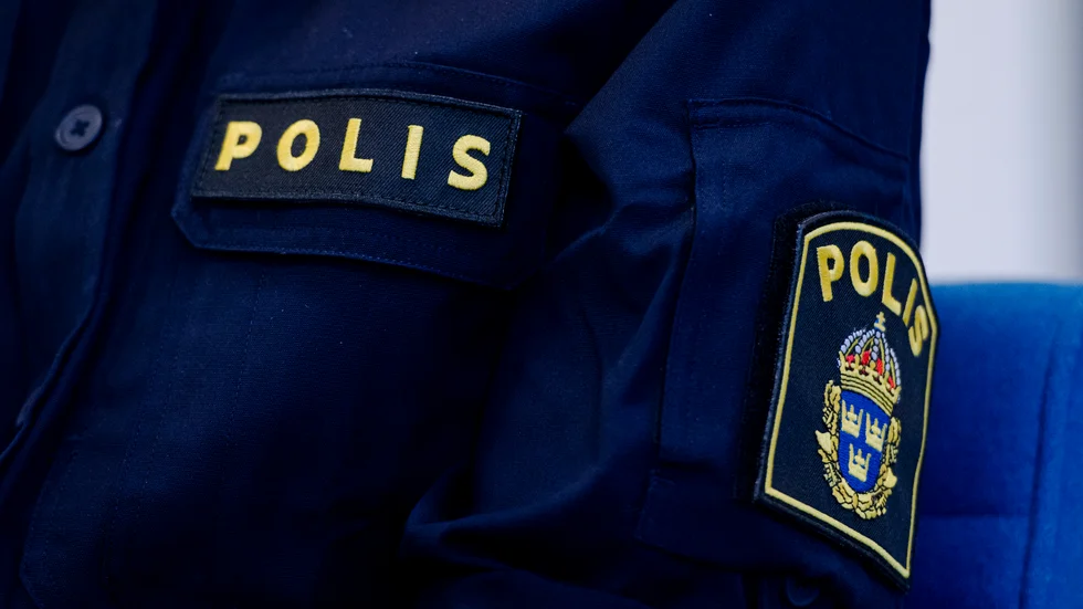 Den som blev utsatt för hotet larmade polisen.