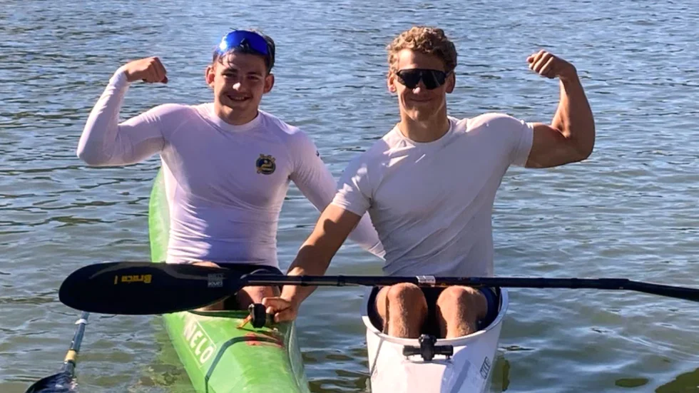 Dmitrij Tínin och Dennis Kernen bygger formen i Spanien.