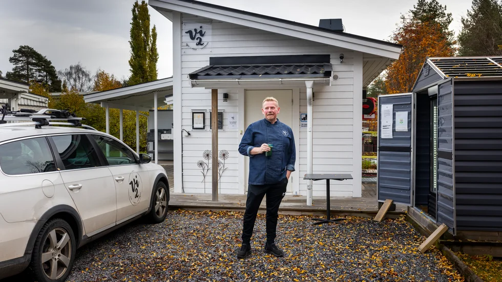 Anders Larsson skapade sitt företag hemma på villatomten på Bergnäset. I ett vanligt villakvarter har han byggt upp ett 
fullt utrustat restaurangkök i ett utbyggt Attefallshus på 40 kvadratmeter.