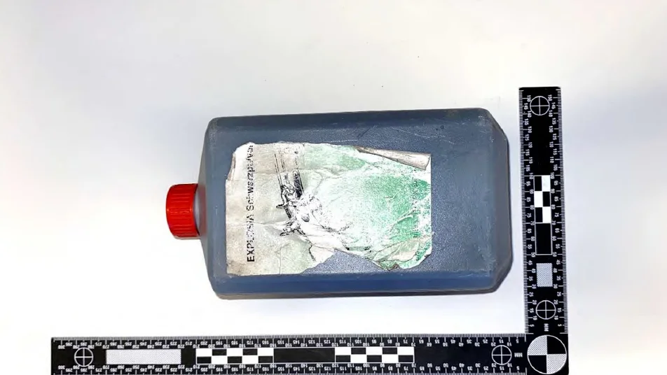 I mannens bostad på landsbygden i Linköpings kommun hittade polisen cirka 200 gram svartkrut. (Bilden är hämtad ur förundersökningen.) 