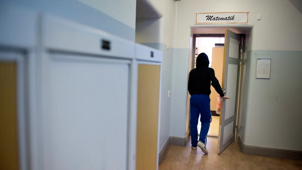 En lärare i Västervik skriver att politikerna har fel när de tror att mer tid i skolan kommer hjälpa barnen. 








 


