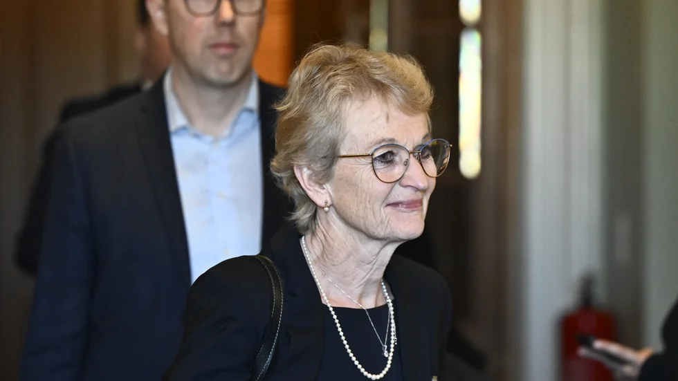 Lantmäteriets generaldirektör Susanne Ås Sivborg kallades till försvarsutskottet efter Expressens avslöjande.