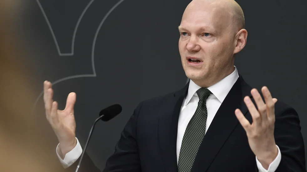 Lättnad. En del av de som gått i skilsmässotankar lär andas ut tack vare återgången till tidigare bolåneregler. På bilden
finansmarknadsministern Niklas Wykman (M). 