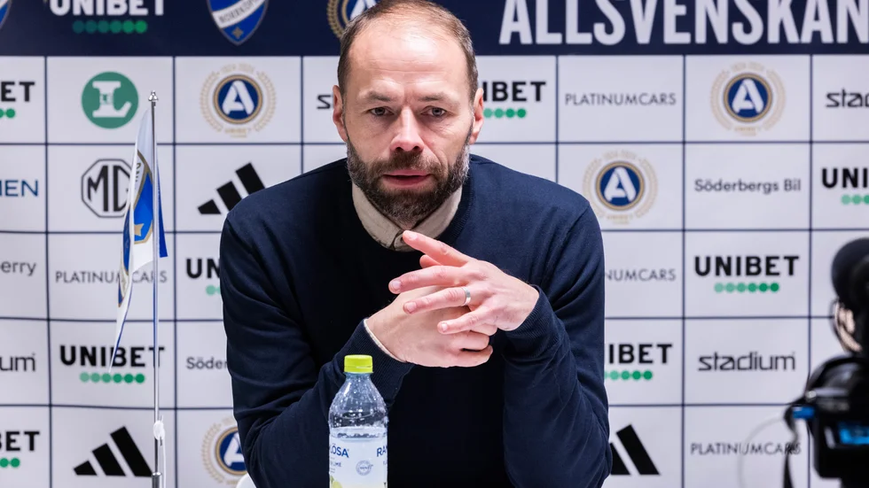 Andreas Alm får lämna allsvenska IFK Norrköping i förtid. 