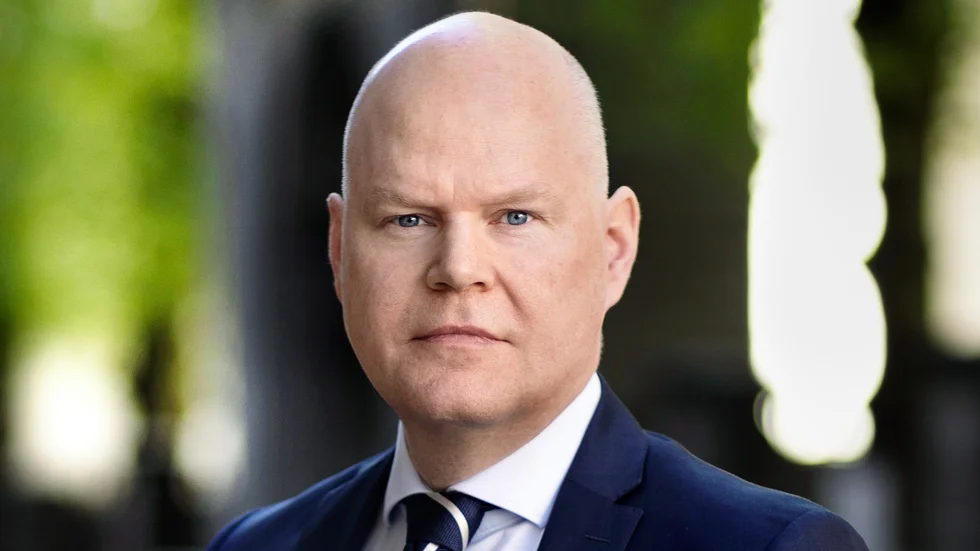 Transportföretagen vill ställa om, men när inte kunderna vill betala fullt ut än måste det offentliga gå före, skriver Marcus Dahlström, vd Transportföretagen.
