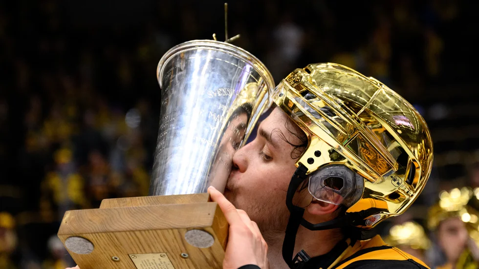 Elias Salomonsson inledde sin hockeykarriär som knatte i Skellefteå AIK och tillhörde klubben fram till att han fick lyfta Le Mat i våras.