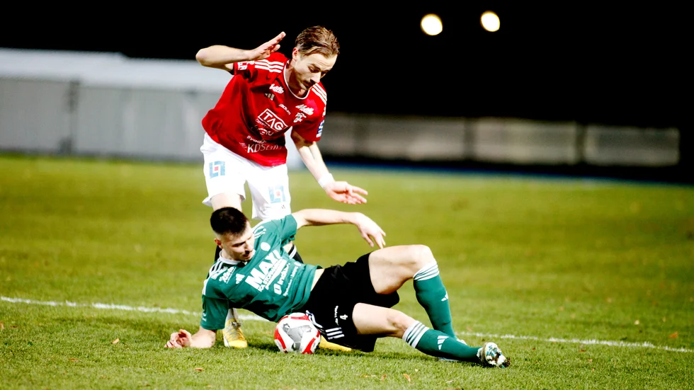 ESK har jättechans att avancera i seriesystemet efter 4-1 i första mötet med FBK Karlstad.