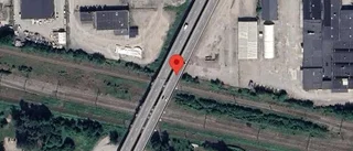 Trafiken påverkas av stillastående fordon på E4 – ett körfält blockerat