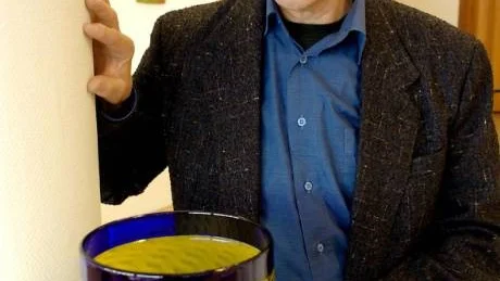 GLASKONST. Ulf Johansson, glaskonstnär från Älghult. Ställer ut på Bodens konstgille