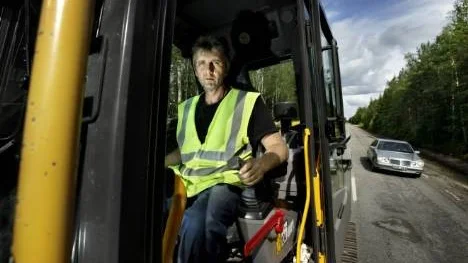 Förbannad. Det blev Krister Karlsson när han kom till jobbet och upptäckte diesel- och verktygsstölden. Av förståeliga skäl - så sent som i midsomras hände det senast.