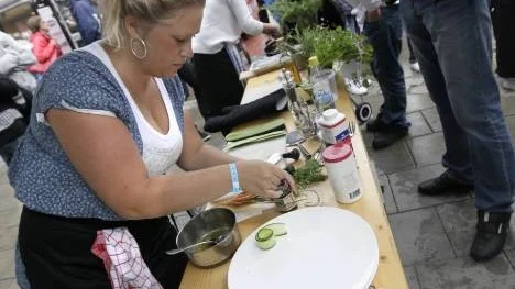 Malin Nordlund, i det vinnande laget Go Excellent, lade upp lammet med tillbehören i rätt tid så här blev det inga poängvavdrag.