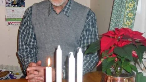 Som skolchef i Älvsbyns kommun hade Folke Öberg stor del i att motsättningarna mellan lärare, skolledning och skolstyrelse upphörde och ersattes med förtroendefullt samarbete, "Jag har alltid trott att man kan komma långt med att lita på varandra, inte minst mellan lärare och elever", säger den blivande 80-åringen.