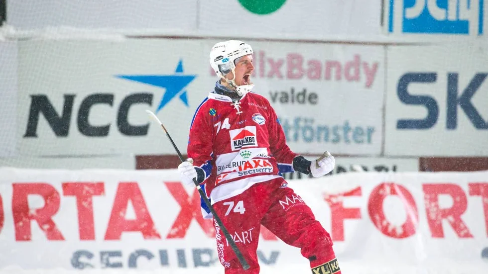 Målskytt. Erik Olovsson gjorde det viktiga 6–2-målet för Kalix när laget bortavann mot Nässjö i Elitseriekvalet.