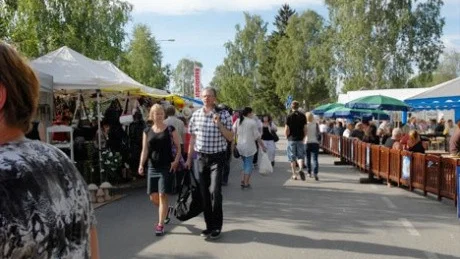 FAMILJ. Överkalix marknad för två år sedan. I år satsas på familjer.