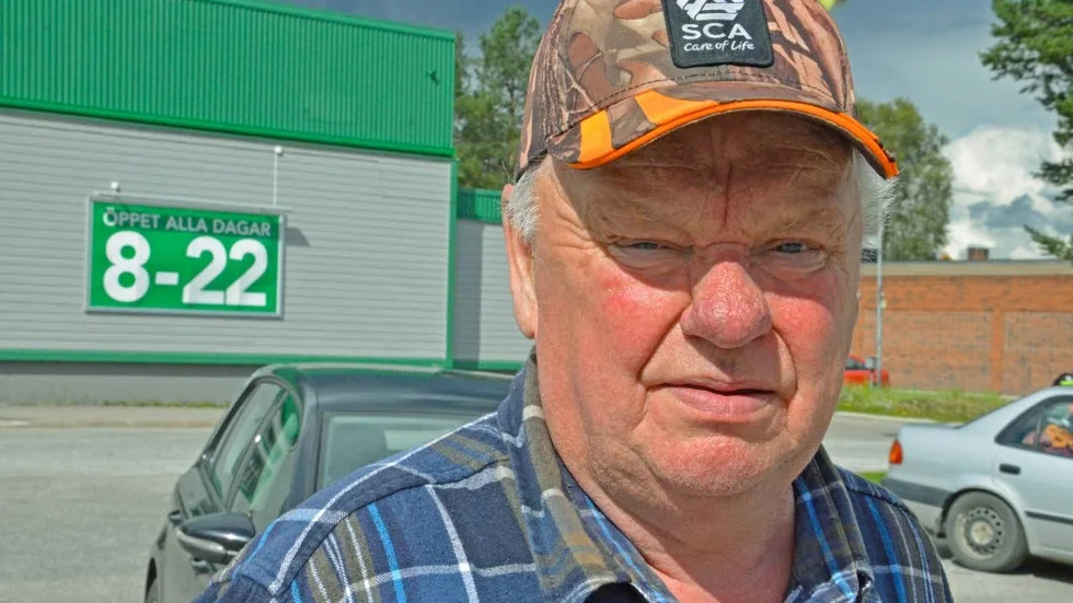 Inte nöjd. Bernt Enlund tycker det är fel beslut att flytta verksamheten från kommunen. Han tycker inte att de berörda ska ge upp, utan fortsätta kämpa för att få stanna kvar.