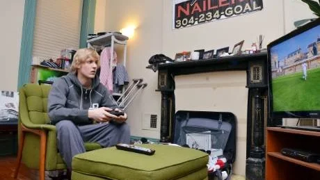 REHAB. Under skadefrånvaron blir det många timmar framför tv:n.