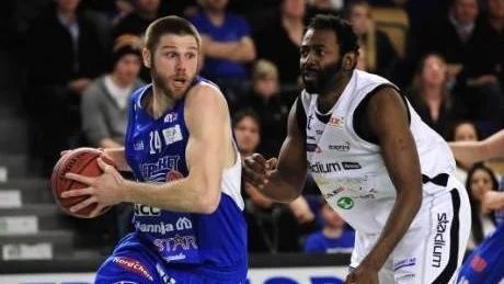 ERFARENHET. John Rosendahl och Norrköpings Fred Drains har erfarenhet i massor. Deras rutin kan spelan en avgörande roll när semifinalserien ska avgöras.