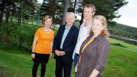 EN SUCCÈ. Ett lyckat samarbete och ovanligt många sökanden till glädje för elbranschen och initiativtagaren Lapplands lärcentra bedöms som succé av Marie Kuoljok, chef Lapplands lärcentra Jokkmokk, Kjell Jansson, vd för Svensk energi, Björne Lindberg vid Umeå universitet och Monica Lundqvist Renström, utvecklingsledare Lapplands lärcentra.