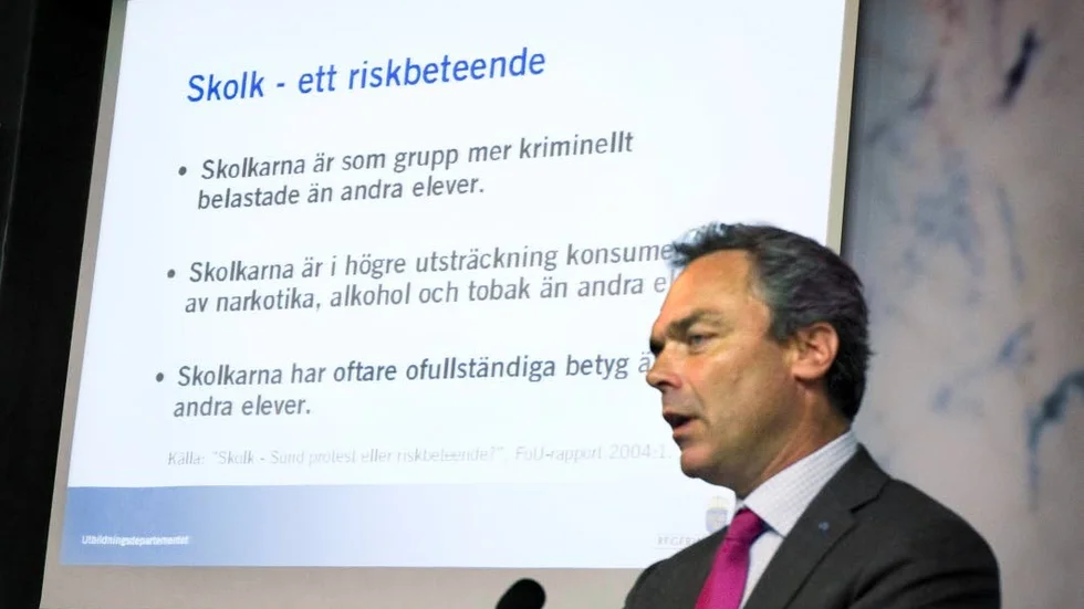 Skolk. Utbildningsminister Jan Björklund har insett problemen med skolk och fler åtgärder för att minska skolket är på väg. Foto: Claudio Bresciani/TT