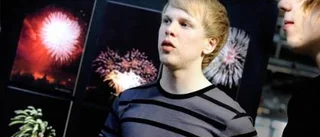 Pyroteknik smäller högt