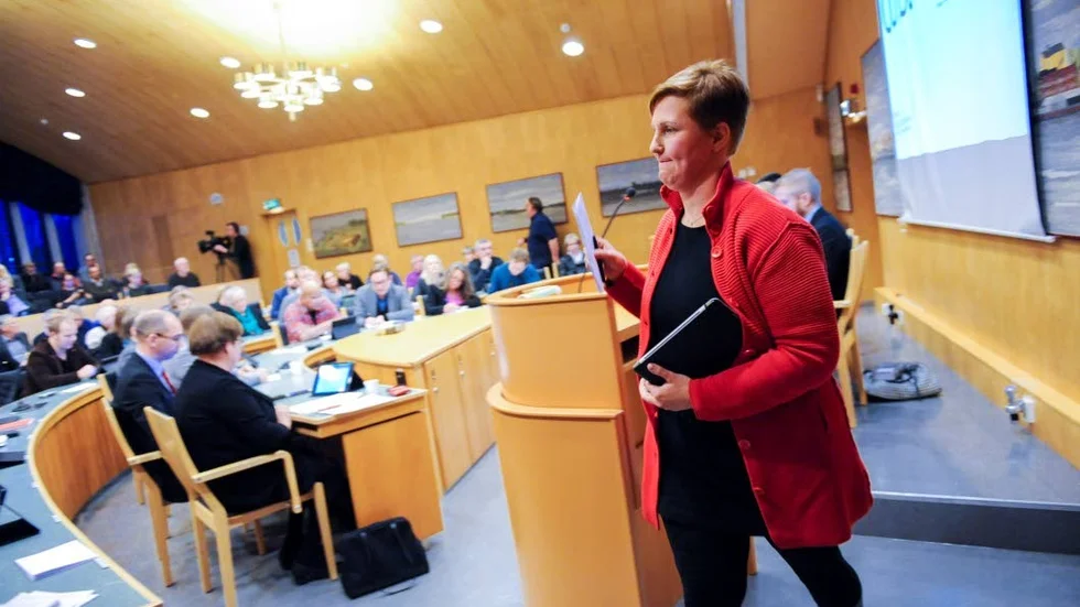 Sammanbiten. Carina Sammeli (S), ordförande i Bun, fick som hon ville efter en hård debatt. "Måste jag ta tuffa beslut, ja då gör jag det", säger hon.