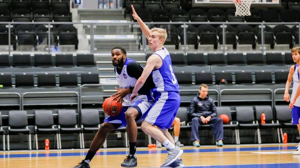 Position. Quinton Upshur kommer spela shooting guard eller small forward i BC Luleå.