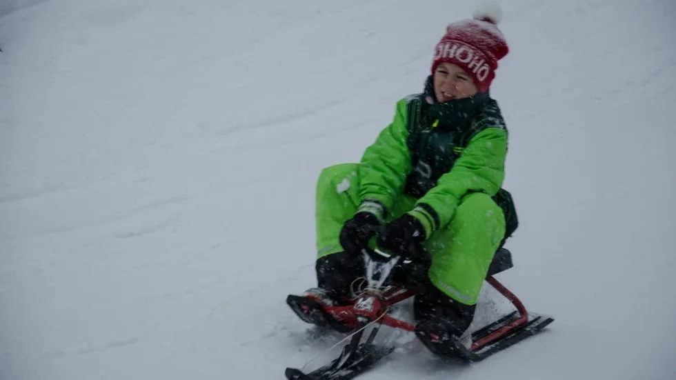 Elliot Traumer, 9, och hans syster Liv åkte bob.