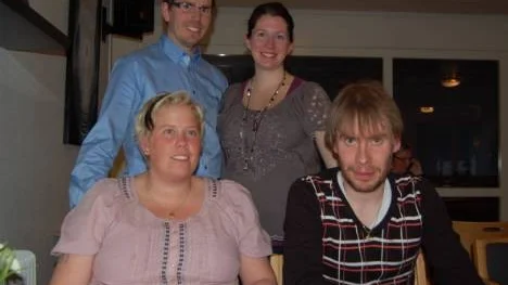 Helena Berglund och Fredrik Holmberg i främre raden, Martin och Monica Lindgren bakom dem och Linda Eriksson, som saknas på bilden, tar över hembygdsföreningen.
