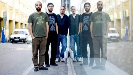 Junip är Tobias Winterkorn, Elias Araya och den kritikerrosade gitarristen José González. Gänget har spelat tillsammans sedan 90-talet. Nu kommer debutalbumet.