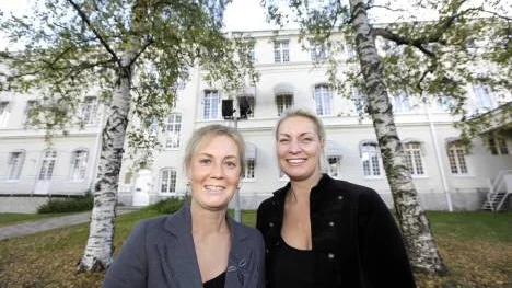 DRAGBILD
Palm & Partners Bemanning AB har rotat verksamhet på Furunäset i Piteå för att ragga personal till den stora vindkraftssatsningen i Markbygden. Katarina Edvall (till vänster) och Anne Wångblad har i nuläget rekryterat ett 80-tal anställda för Enercons räkning.
