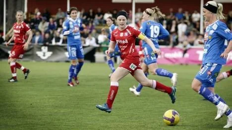 Linnea Gjersvold, Piteå IF:s vänsterback, tar inte ut något i förskott. Piteå IF är hela elva poäng före Vasalund inför matchen mot Gustafs - men pratar inte om Allsvenskan. "Det ser bra ut, men vi är inte där än".