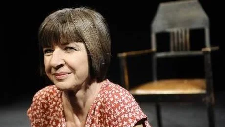 DRIVIT EGEN IDÉ. Skådespelerskan Margareta Gudmundson hittade den engelska dramatikern Matthew Hurts pjäs Tro i London. Nu har hon översatt den och är i färd med att sätta upp pjäsen på Norrbottensteatern. "Att spela monolog är speciellt. Jag skulle nog inte orka det i längden", säger Margareta Gudmundson.