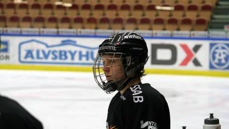 MOT VM. Luleå Hockeys forward Daniel Mannberg är tillsammans med Henri Snäll uttagen i laget som ska representera Sverige i J18-VM. Foto: Magnus Tosser