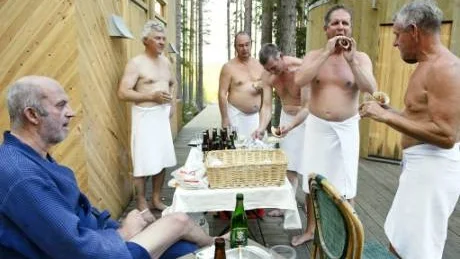 FEST. Den tornedalska bastukorven gick hem hos akademien.