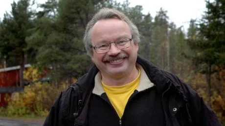 FÖRST UT ATT GRATULERA. Kommunalrådet Lars Törnman var den förste att gratulera Kristina Zakrisson till framgångarna i personvalet.