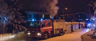 Brand runt sprucken murstock