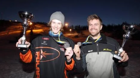 Västerbotten tog över guldfesten på Kanis, men för Anton Dahlqvist och Johan Edström spelade det ingen roll. De båda Infjärdenförarna var mycket nöjda med sina första SM-silver.