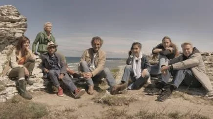 Så mycket bättre-gänget. Från vänster Lena Philipsson, Eva Dahlgren, Jason "Timbuktu" Diakité, Laleh Pourkarim, Martin "E-Type" Eriksson och Mikael Wiehe.