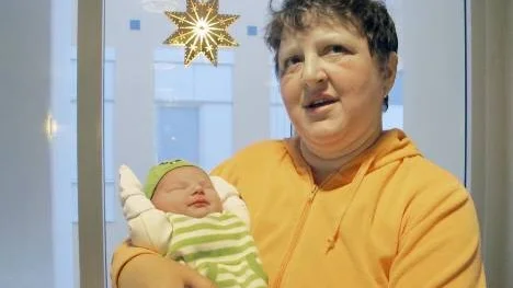 Som årets stjärnskott kom han till världen, lille Ajdin, förstfödd i länet 2012 och mamma Sanela Ramic fyra kilo tunga guldklimp.